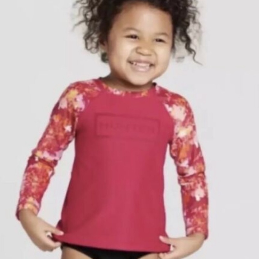 Hunter Target swim rashguard Size 4T EUC worn once